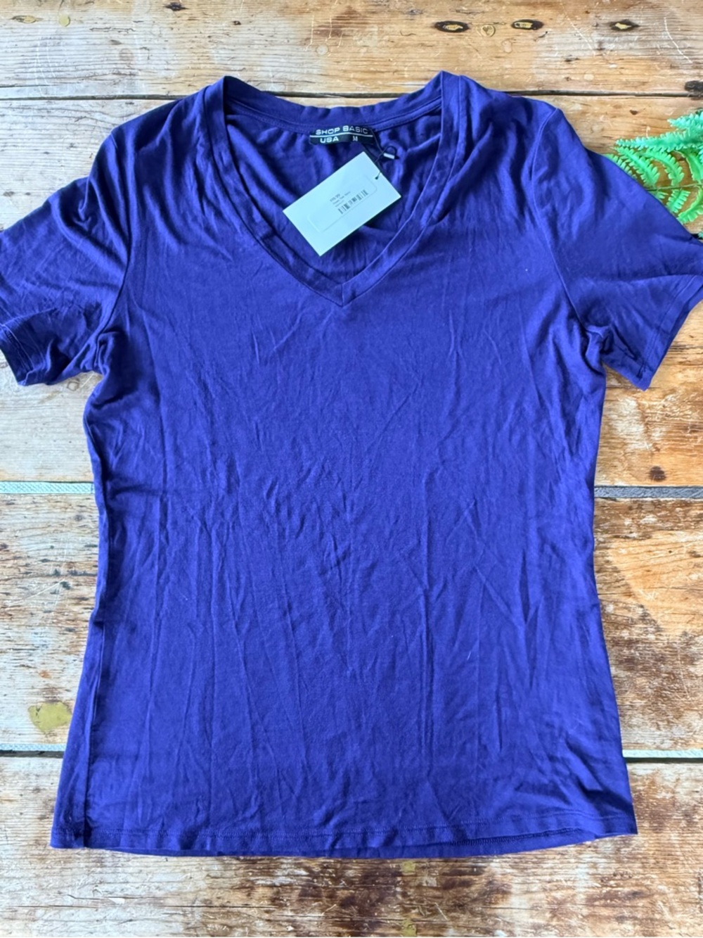 Women’s Short Sleeve V-Neck Tee NWT